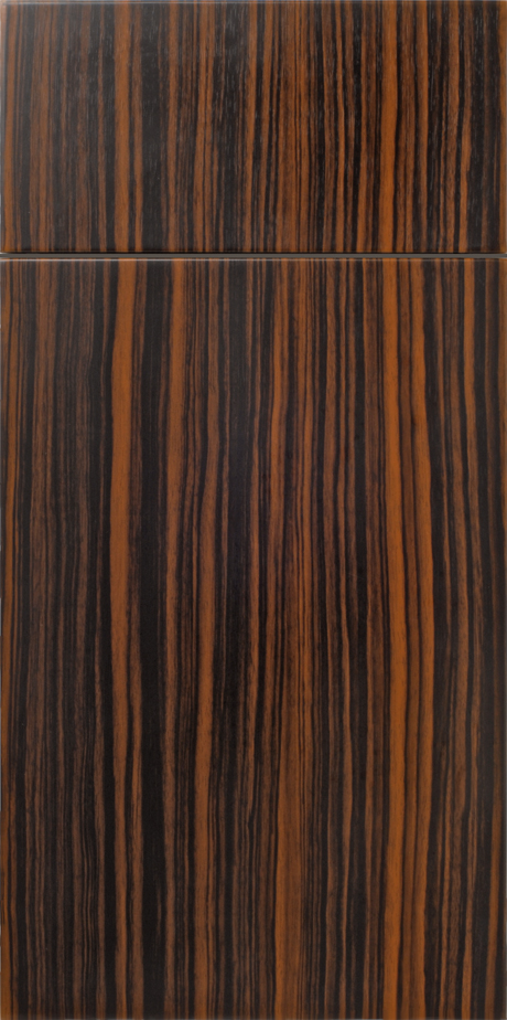 Wooden surface with S671 MONTROSS vertical grain patterns.